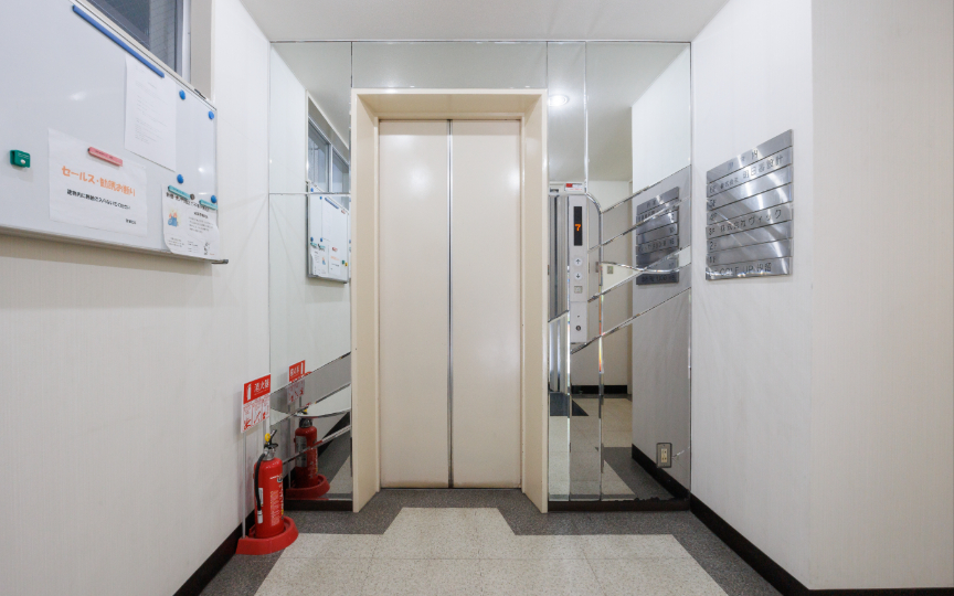 JR新橋駅徒歩6分！25年7月内装工事完了の新装セットアップオフィスの写真n4