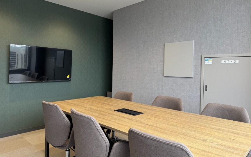 【仲介手数料0】新大塚駅徒歩4分、約80坪・会議室3室完備のセットアップオフィスの写真n2