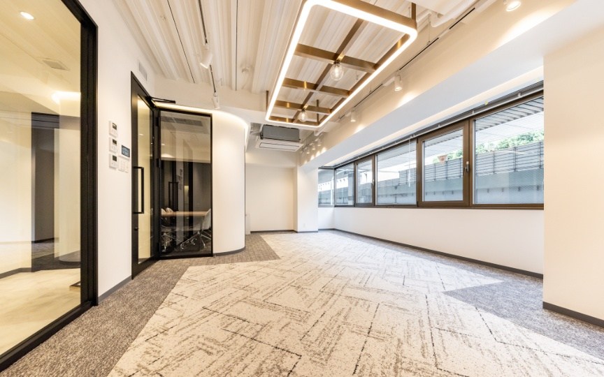 JR池袋駅徒歩圏内、モダンなデザインの内装付きセットアップオフィスの写真10