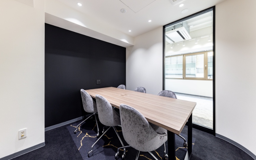 JR池袋駅徒歩圏内、モダンなデザインの内装付きセットアップオフィスの写真8