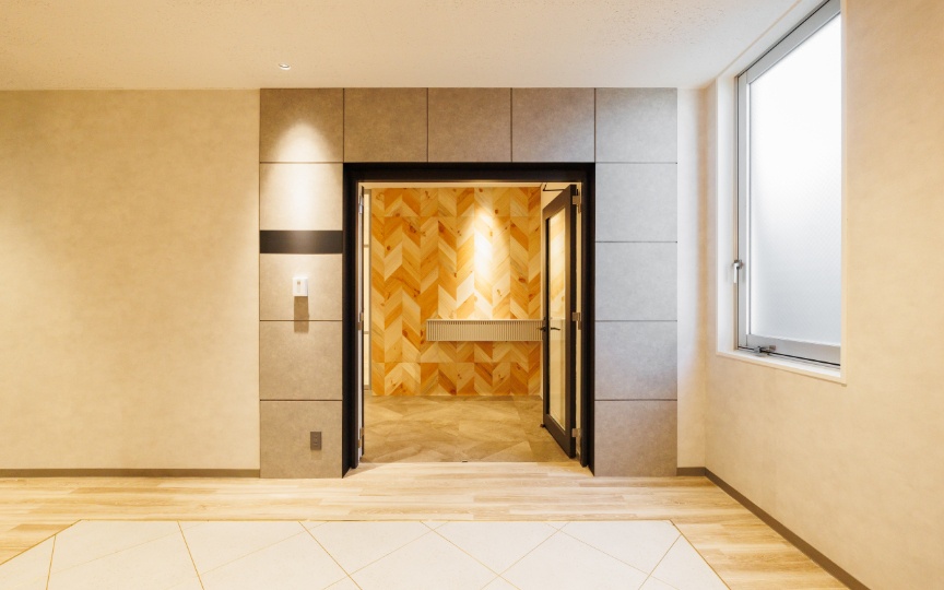 茅場町駅徒歩6分！即日入居可、会議室・ラウンジ付きのセットアップオフィス