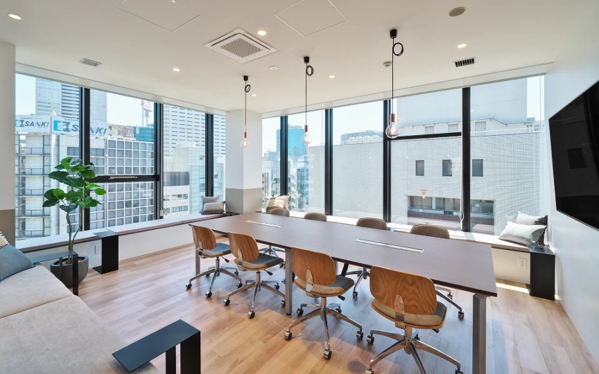 【敷金最大0】浜松町駅徒歩5分、眺望抜群の築浅フルセットアップオフィスの写真3