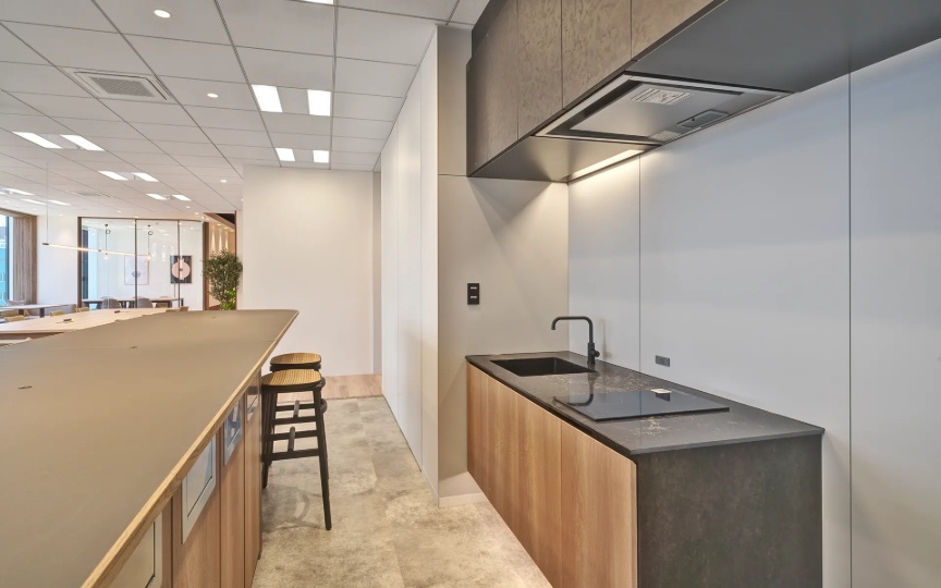 【敷金最大0】浜松町駅徒歩5分、眺望抜群の築浅フルセットアップオフィスの写真5