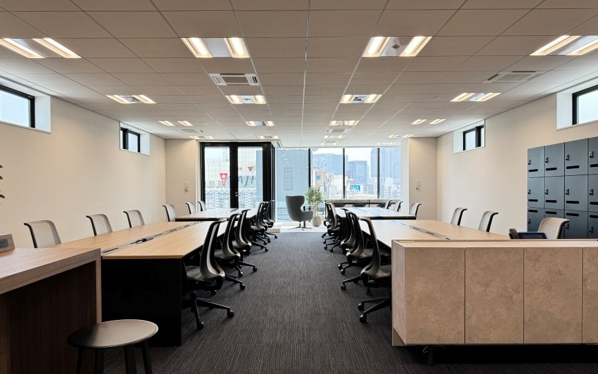 秋葉原駅徒歩1分！25年3月完成の内装・家具付き新築フルセットアップオフィスの写真1