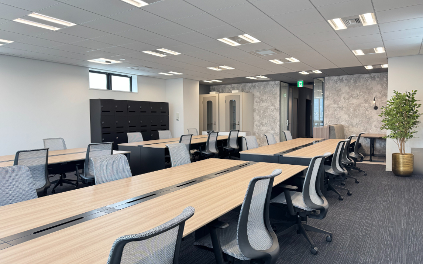 秋葉原駅徒歩1分！25年3月完成、内装・家具付き新築フルセットアップオフィス