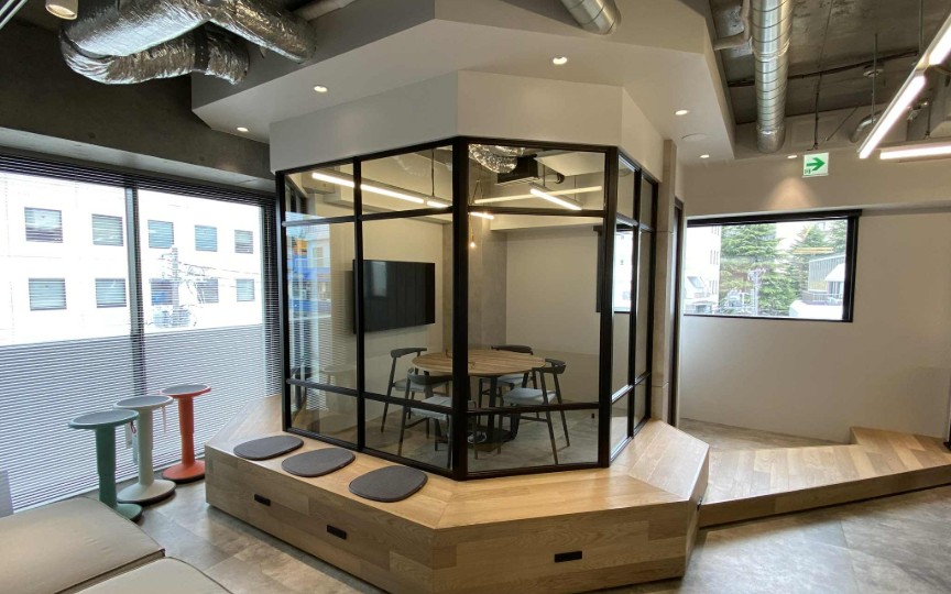 渋谷駅徒歩圏内、クリエイティブ系企業に最適な内装家具付きフルセットアップオフィスの写真7