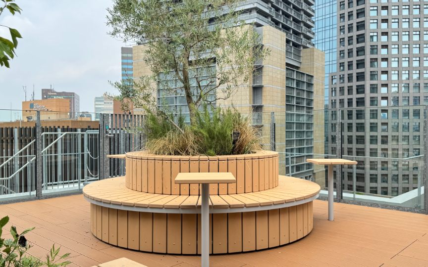 飯田橋駅徒歩4分、充実の共用設備と環境性能を備えた新築フルセットアップオフィス の写真2