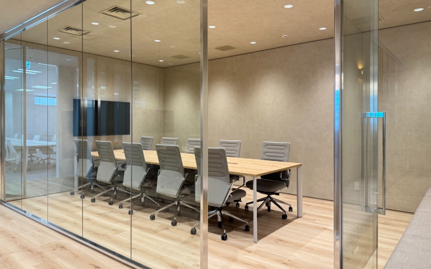 飯田橋駅徒歩4分、充実の共用設備と環境性能を備えた新築フルセットアップオフィス の写真9