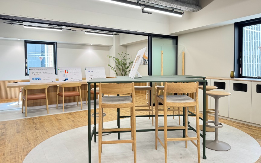 新橋駅徒歩3分！抜群の立地で機能性も十分の家具・什器付き新築フルセットアップオフィスの写真3