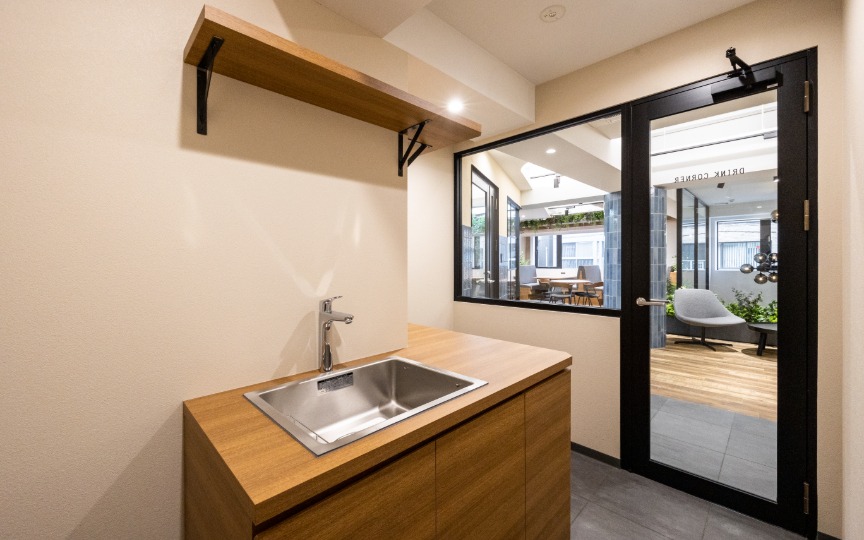 浜松町駅徒歩2分！会議室完備、カフェ風オープンスペースが魅力のセットアップオフィスの写真10