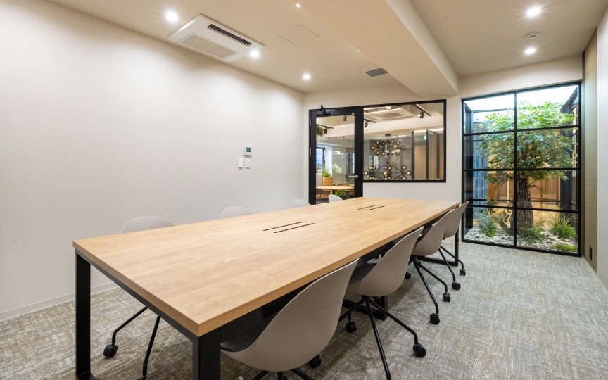 浜松町駅徒歩2分！会議室完備、カフェ風オープンスペースが魅力のセットアップオフィスの写真6