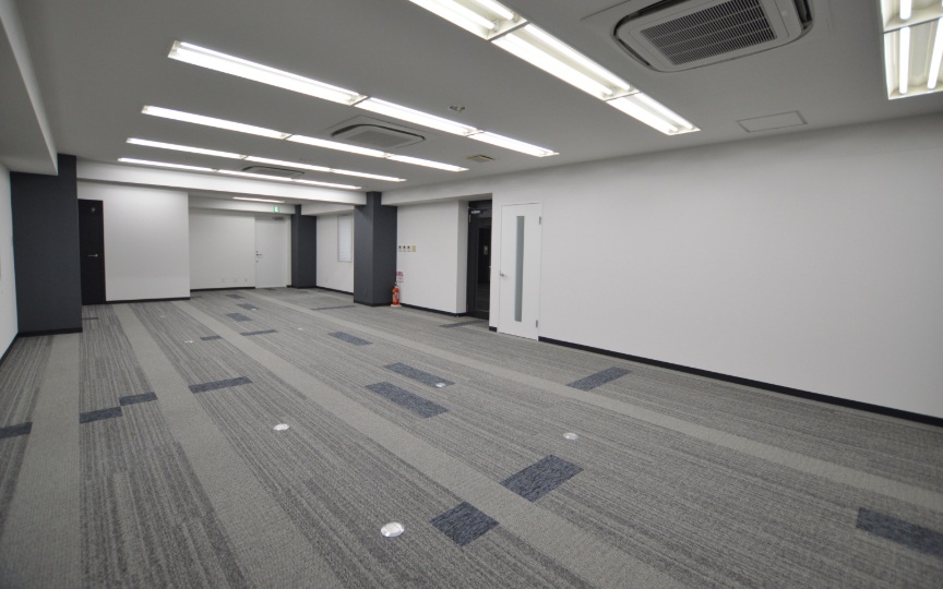 【仲介手数料不要】八丁堀駅徒歩1分、内装完備のセットアップオフィスの写真3