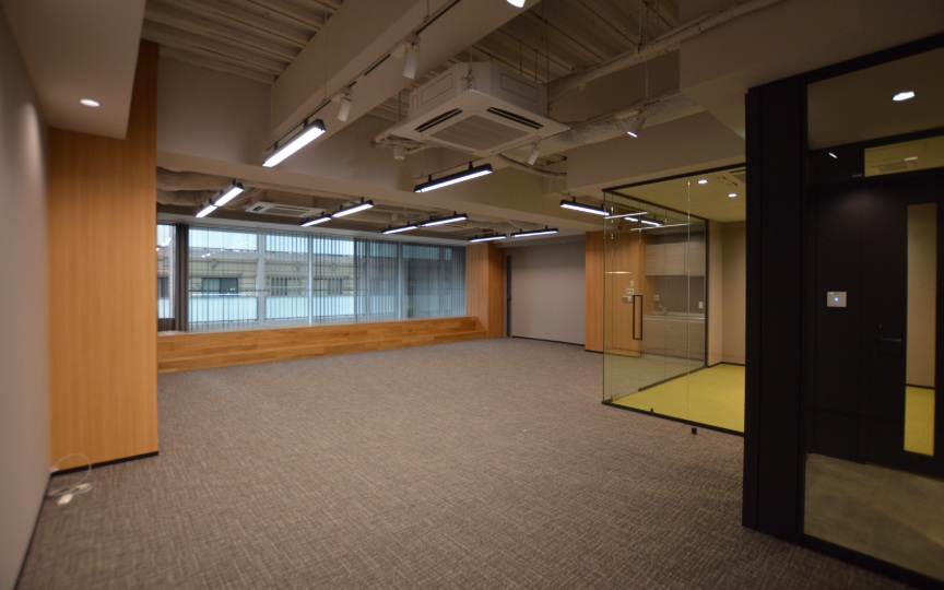 秋葉原駅徒歩9分、コミュニケーションを円滑にする内装付きセットアップオフィス