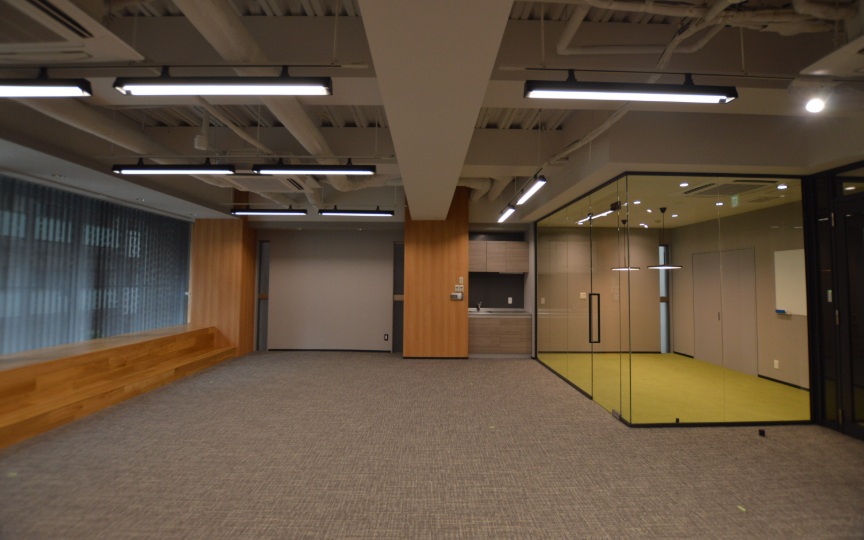 秋葉原駅徒歩9分、コミュニケーションを円滑にする内装付きセットアップオフィスの写真4