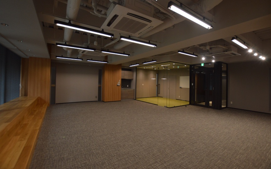 秋葉原駅徒歩9分、コミュニケーションを円滑にする内装付きセットアップオフィスの写真5