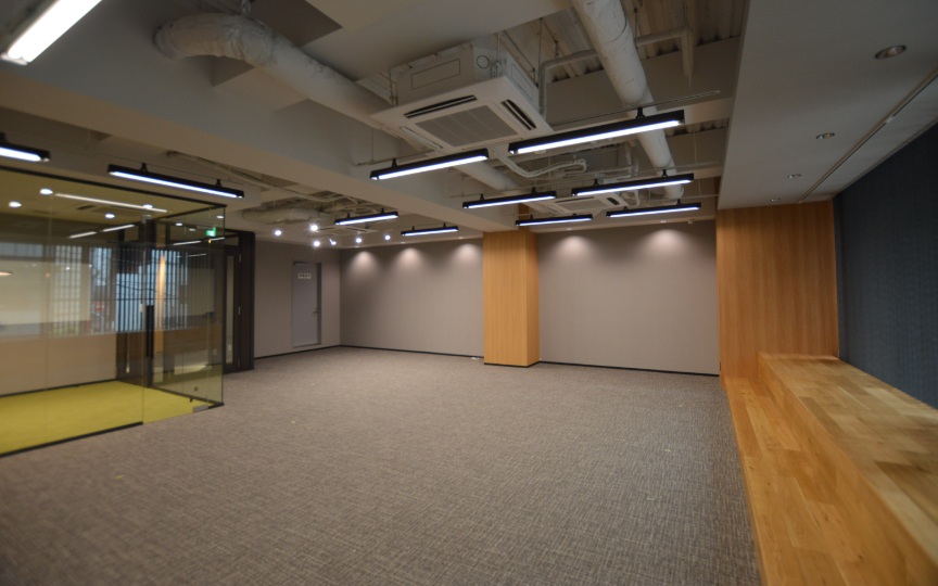 秋葉原駅徒歩9分、コミュニケーションを円滑にする内装付きセットアップオフィスの写真6