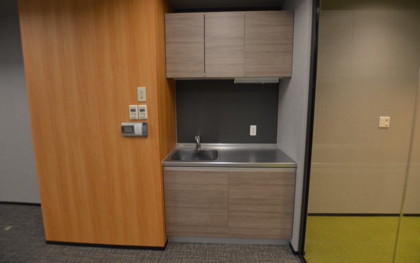 秋葉原駅徒歩9分、コミュニケーションを円滑にする内装付きセットアップオフィスの写真8