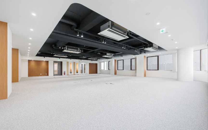 【仲介手数料不要】浜松町駅至近、会議室3室・テレカンブース5室完備のセットアップオフィスの写真1