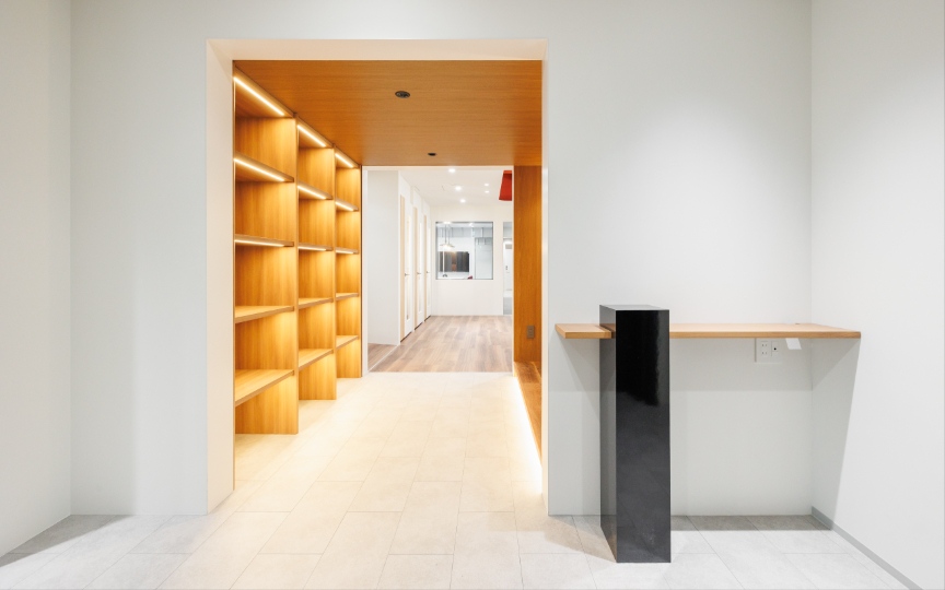 【仲介手数料不要】浜松町駅至近、会議室3室・テレカンブース5室完備のセットアップオフィスの写真2