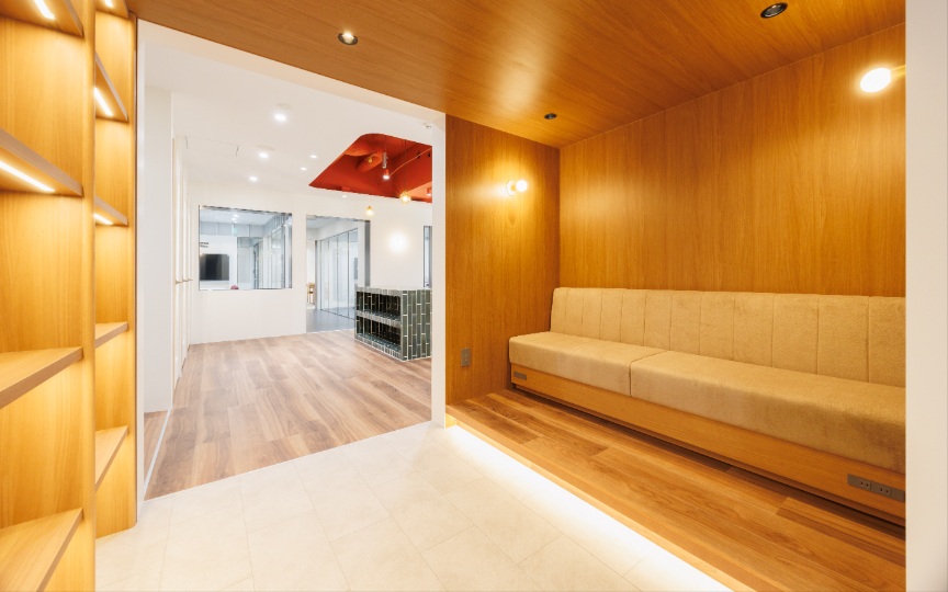 【仲介手数料不要】浜松町駅至近、会議室3室・テレカンブース5室完備のセットアップオフィスの写真3