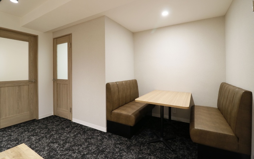 【敷金・原状回復不要】虎ノ門ヒルズ駅1分のリノベーション済みセットアップオフィスの写真2