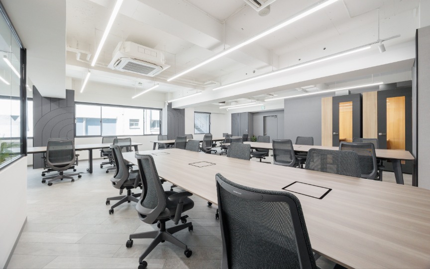 【仲介手数料不要】日本橋エリア、25年8月リニューアルのフルセットアップオフィスの写真6