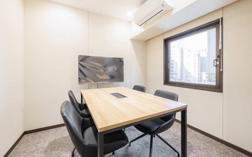 【敷金0・原状回復不要】新橋駅徒歩5分の家具・Wi-Fi付きフルセットアップオフィスの写真9