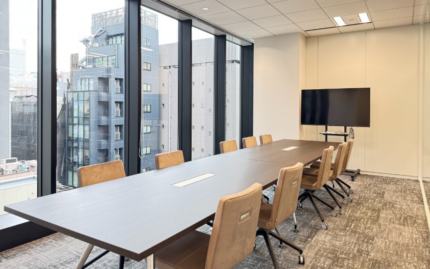港区虎ノ門エリア、充実のワークスペースと共用設備が魅力の新築フルセットアップオフィスの写真2