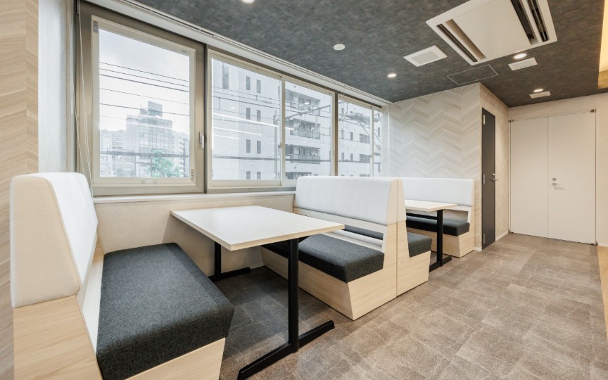 神田駅徒歩2分！2023年リニューアル、内装・家具完備のフルセットアップオフィスの写真11