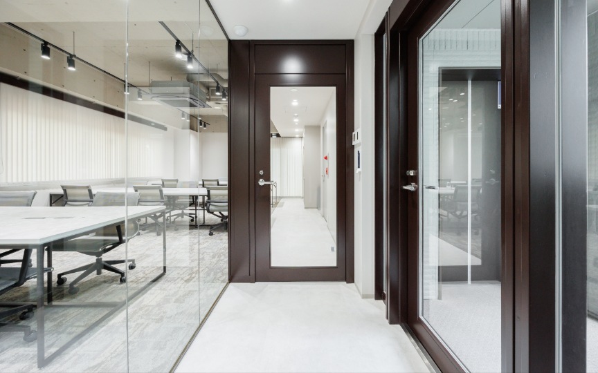 【敷金最大0・原状回復不要】芝公園駅徒歩2分、Wi-Fi完備のフルセットアップオフィスの写真3