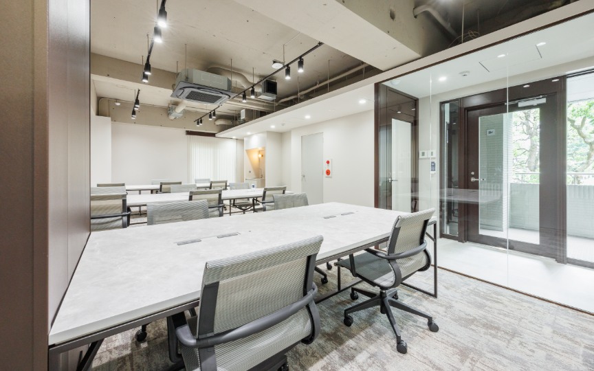 【敷金最大0・原状回復不要】芝公園駅徒歩2分、Wi-Fi完備のフルセットアップオフィス