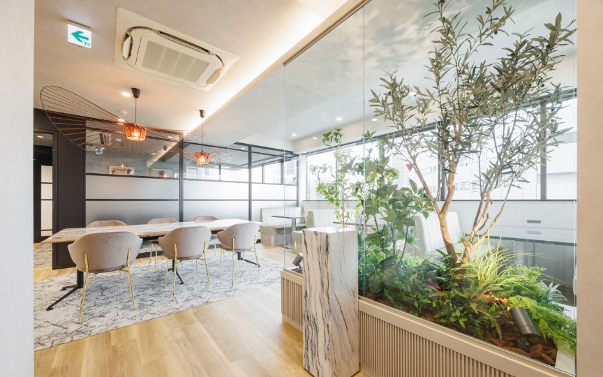 築地駅から徒歩7分！大規模リニューアル済みビルのセットアップオフィス