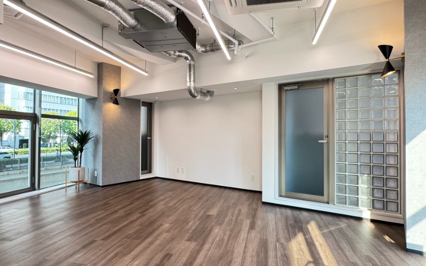 飯田橋駅徒歩1分、会議室設置済みで初期費用を抑えられるセットアップオフィスの写真4