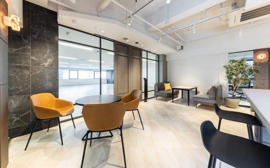 三田駅徒歩5分、デザイン性と柔軟性の高さが魅力の内装付きセットアップオフィスの写真3