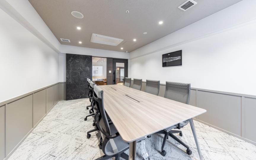 三田駅徒歩5分、デザイン性と柔軟性の高さが魅力の内装付きセットアップオフィスの写真6