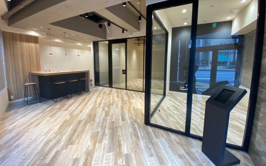 JR秋葉原駅徒歩7分！屋上テラス利用可、開放感のある内装付きのセットアップオフィス