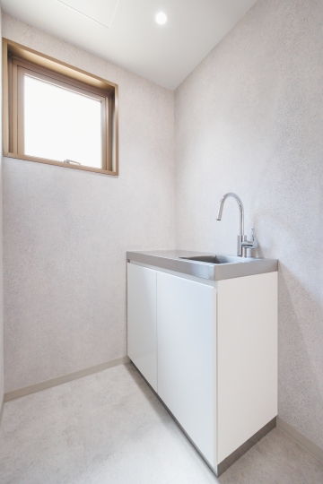 【仲介手数料不要】四谷三丁目駅4分｜設備充実、高級感ある内装のセットアップオフィスの写真11