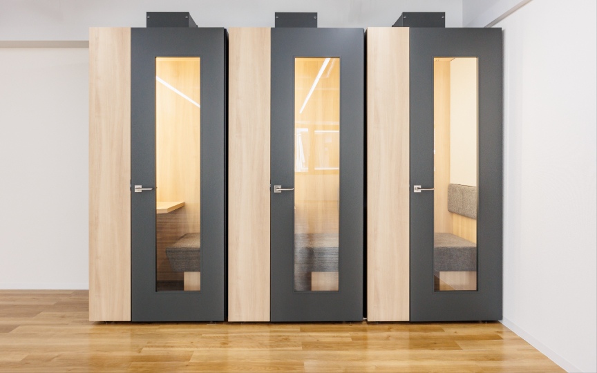 【仲介手数料不要】四谷三丁目駅4分｜設備充実、高級感ある内装のセットアップオフィスの写真9