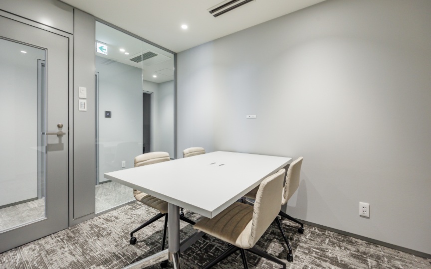 【仲介手数料不要】三田駅徒歩4分｜会議室・テレカンブース各4室完備のセットアップオフィスの写真9