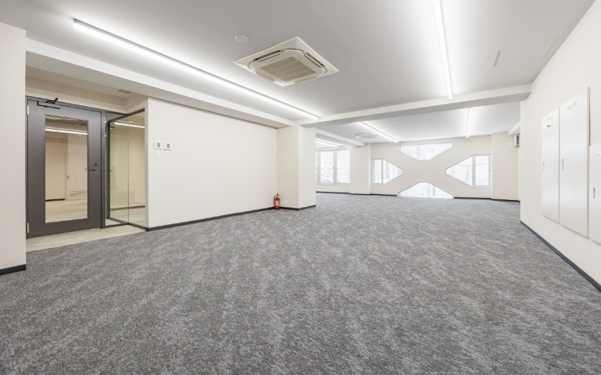 代々木駅徒歩2分！会議室3室完備の新装フルセットアップオフィスの写真6