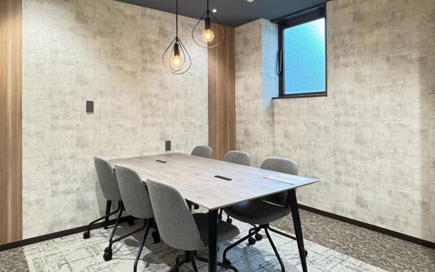 【敷金最大0】東京駅や新宿駅へのアクセスにも便利な内装・家具付きフルセットアップオフィスの写真2