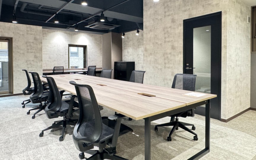 【敷金最大0】東京駅や新宿駅へのアクセスにも便利な内装・家具付きフルセットアップオフィスの写真9