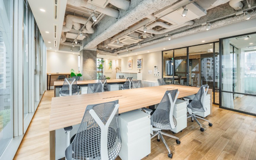 【敷金・原状回復不要】乃木坂駅徒歩1分、充実の共用部を備えたデザイナーズフルセットアップオフィス