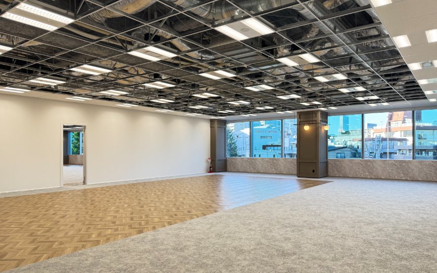 JR千駄ヶ谷駅徒歩6分、デザイン性の高い空間が魅力のセットアップオフィスの写真5