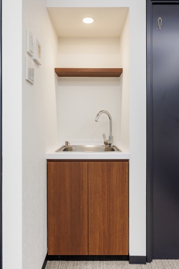 秋葉原駅徒歩5分！外観リニューアル済み、専用テラス付きの小規模向けセットアップオフィスの写真6