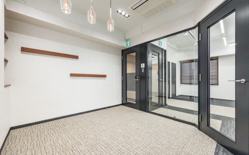 秋葉原駅徒歩5分！外観リニューアル済み、専用テラス付きの小規模向けセットアップオフィスの写真8