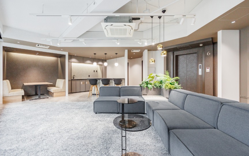 人形町駅徒歩4分！多彩なシーンで活用できる、ゆとりあるラウンジが魅力のセットアップオフィス