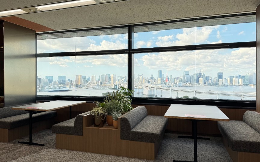 【敷金最大0】お台場エリア、抜群の眺望と充実の共用スペースが魅力の高層階セットアップオフィスの写真3