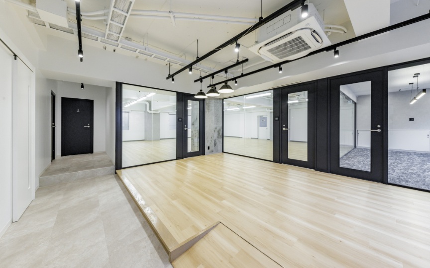 【敷金最大0】恵比寿駅徒歩7分、渋谷駅・代官山駅も徒歩圏内のシンプルモダンなセットアップオフィスの写真4