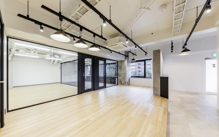 【敷金最大0】恵比寿駅徒歩7分、渋谷駅・代官山駅も徒歩圏内のシンプルモダンなセットアップオフィスの写真6